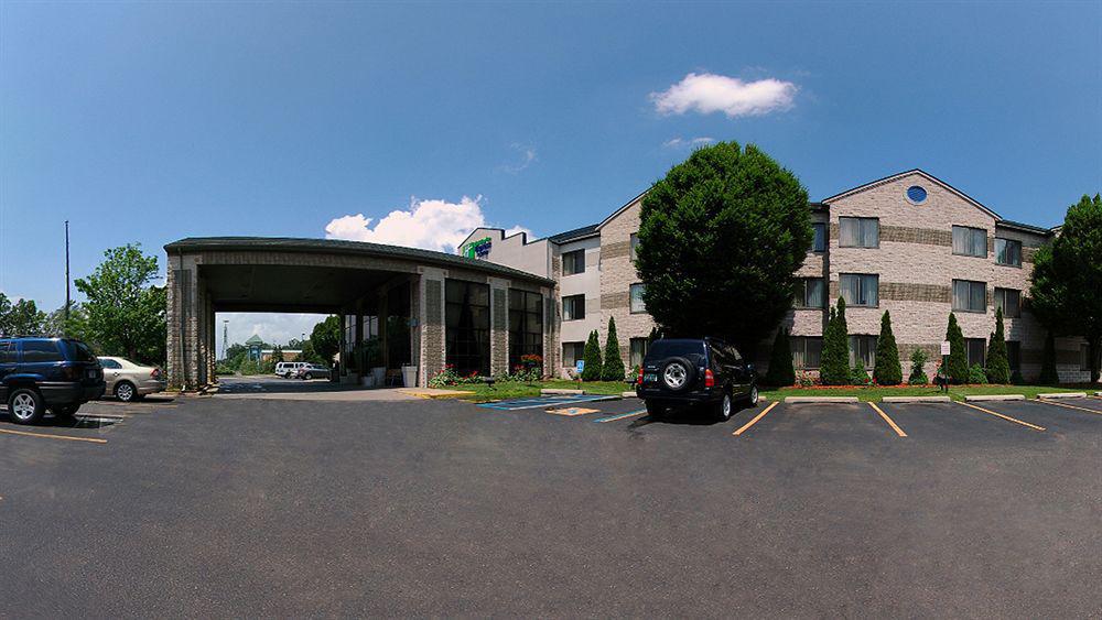 Candlewood Suites Grand Rapids Airport By Ihg Cascade Bagian luar foto