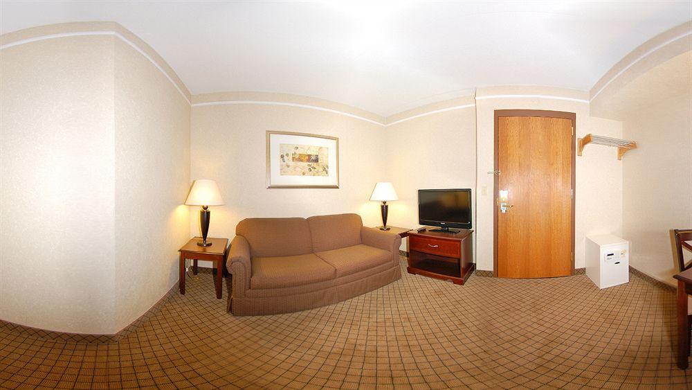 Candlewood Suites Grand Rapids Airport By Ihg Cascade Bagian luar foto