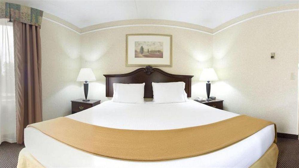 Candlewood Suites Grand Rapids Airport By Ihg Cascade Bagian luar foto