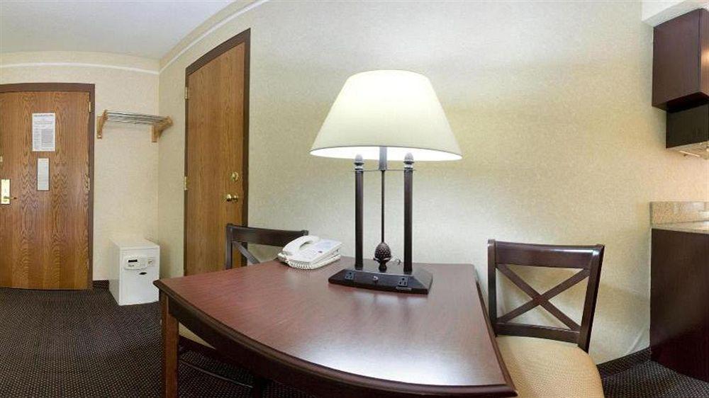 Candlewood Suites Grand Rapids Airport By Ihg Cascade Bagian luar foto