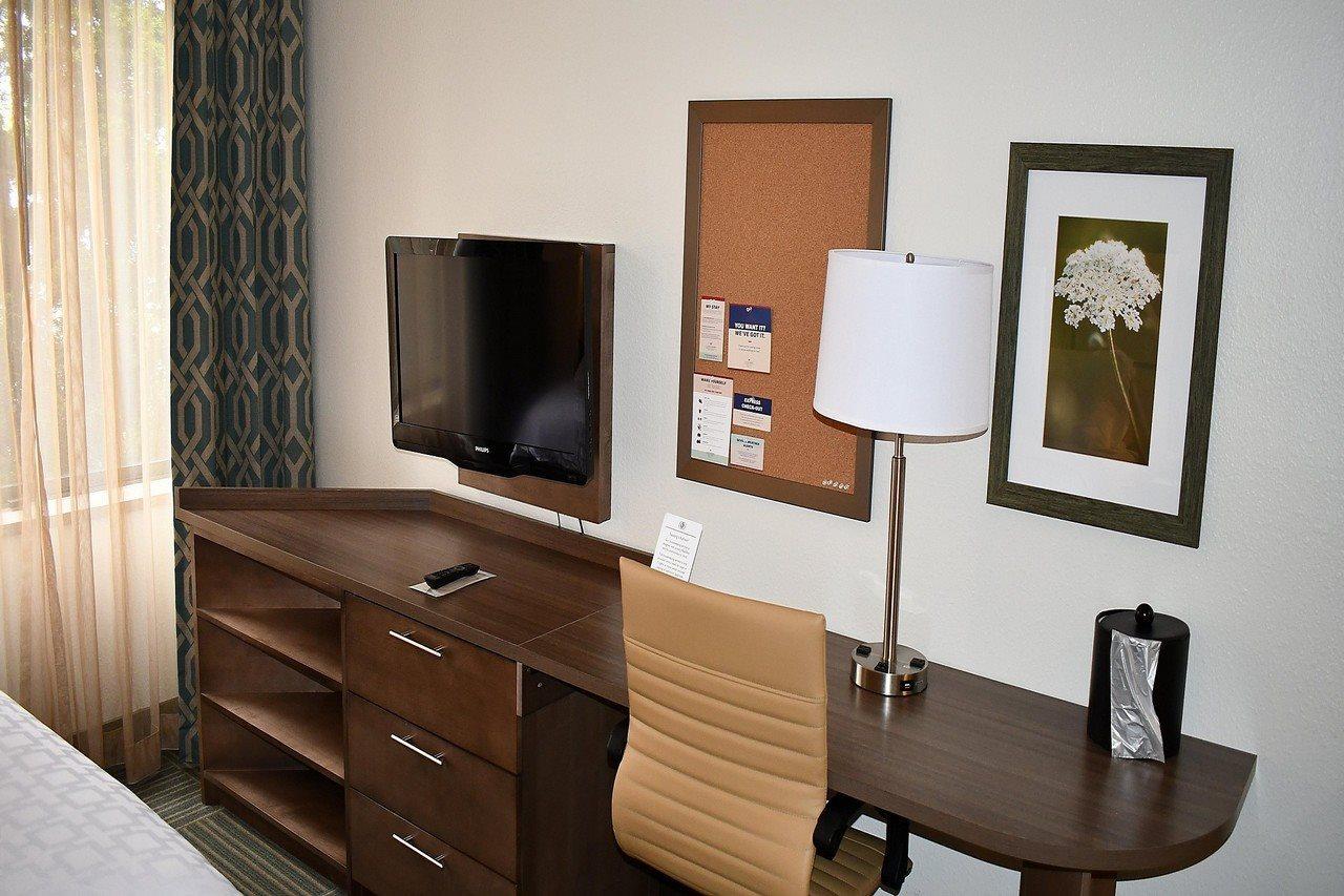 Candlewood Suites Grand Rapids Airport By Ihg Cascade Bagian luar foto