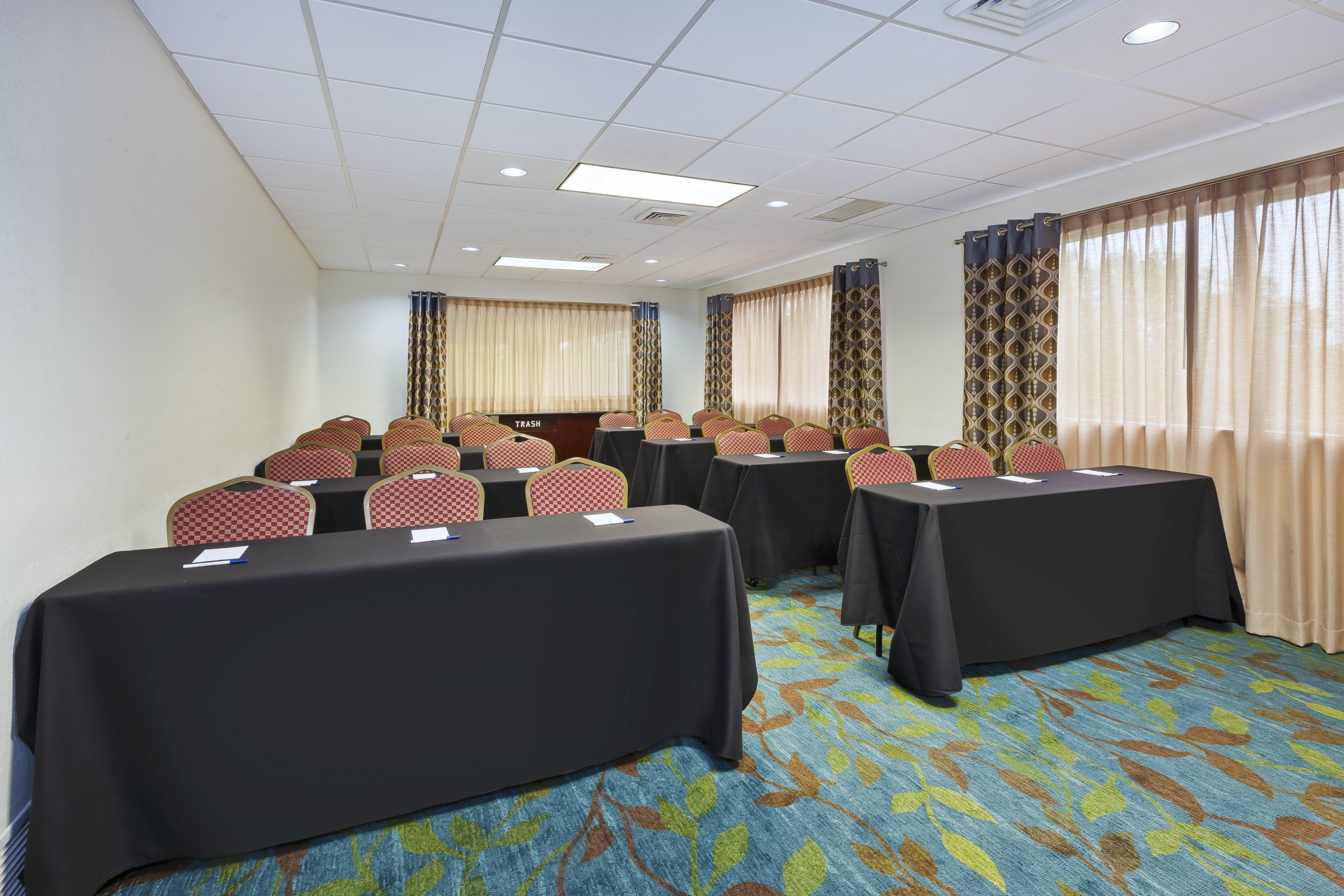 Candlewood Suites Grand Rapids Airport By Ihg Cascade Bagian luar foto