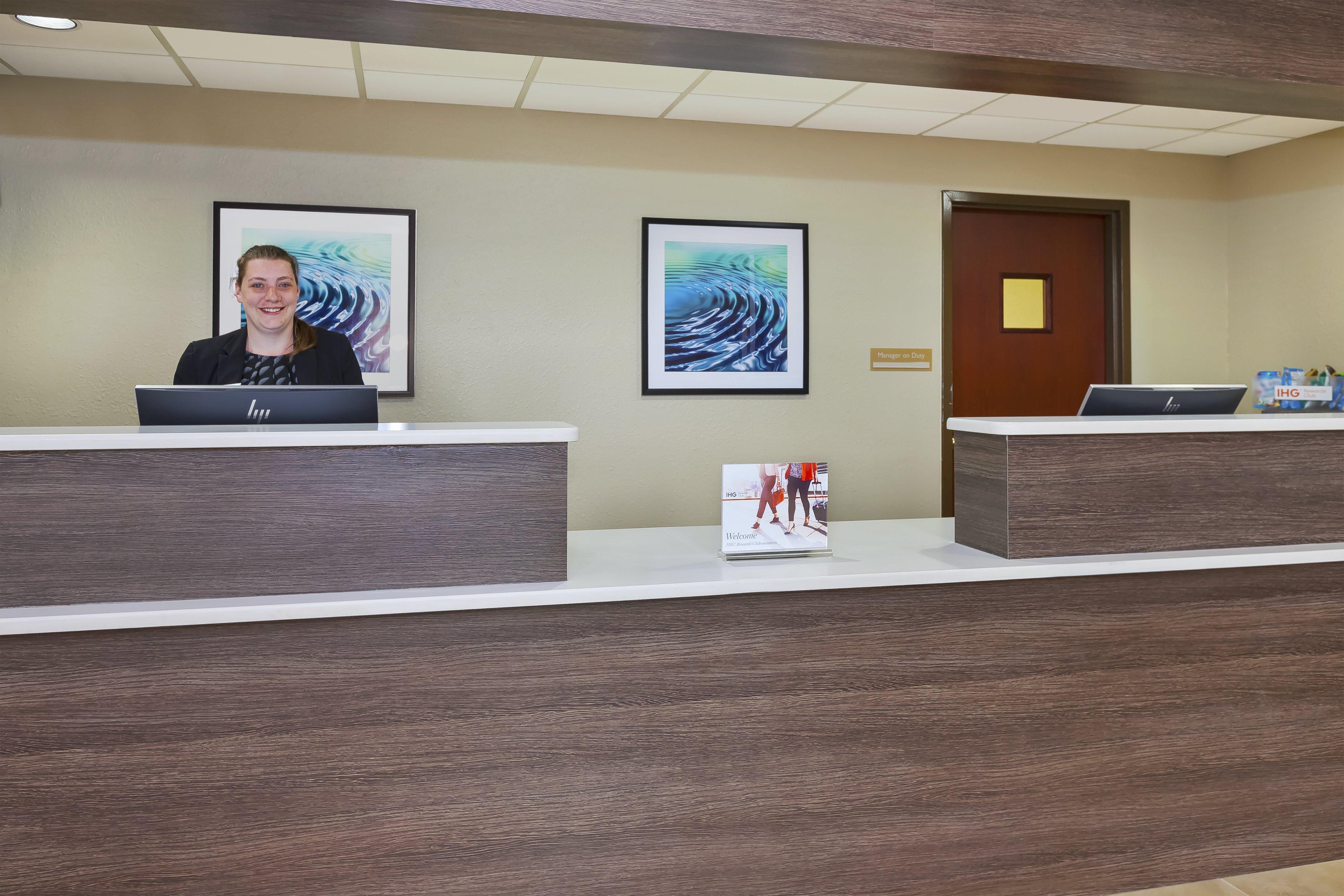 Candlewood Suites Grand Rapids Airport By Ihg Cascade Bagian luar foto