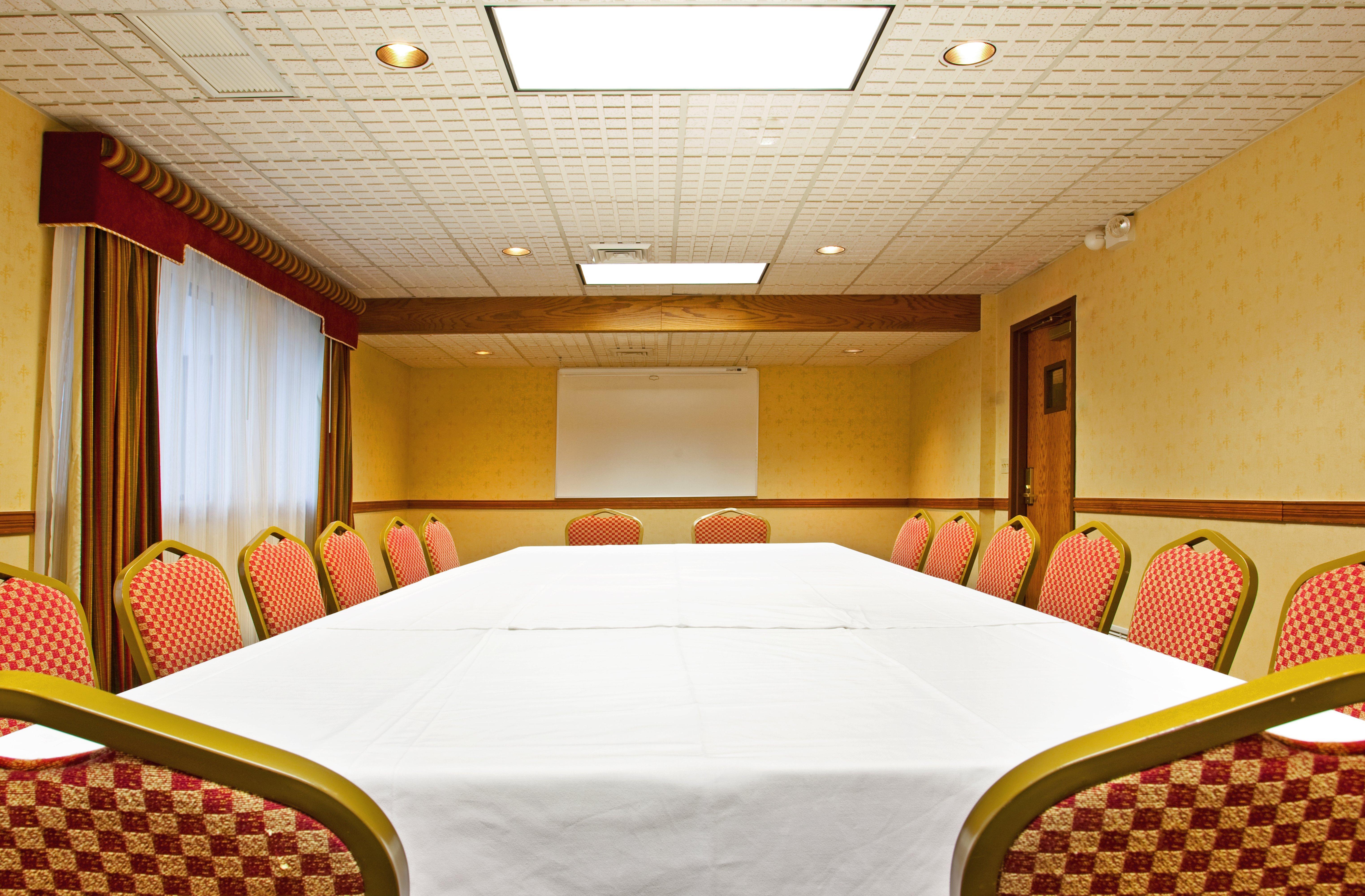 Candlewood Suites Grand Rapids Airport By Ihg Cascade Bagian luar foto