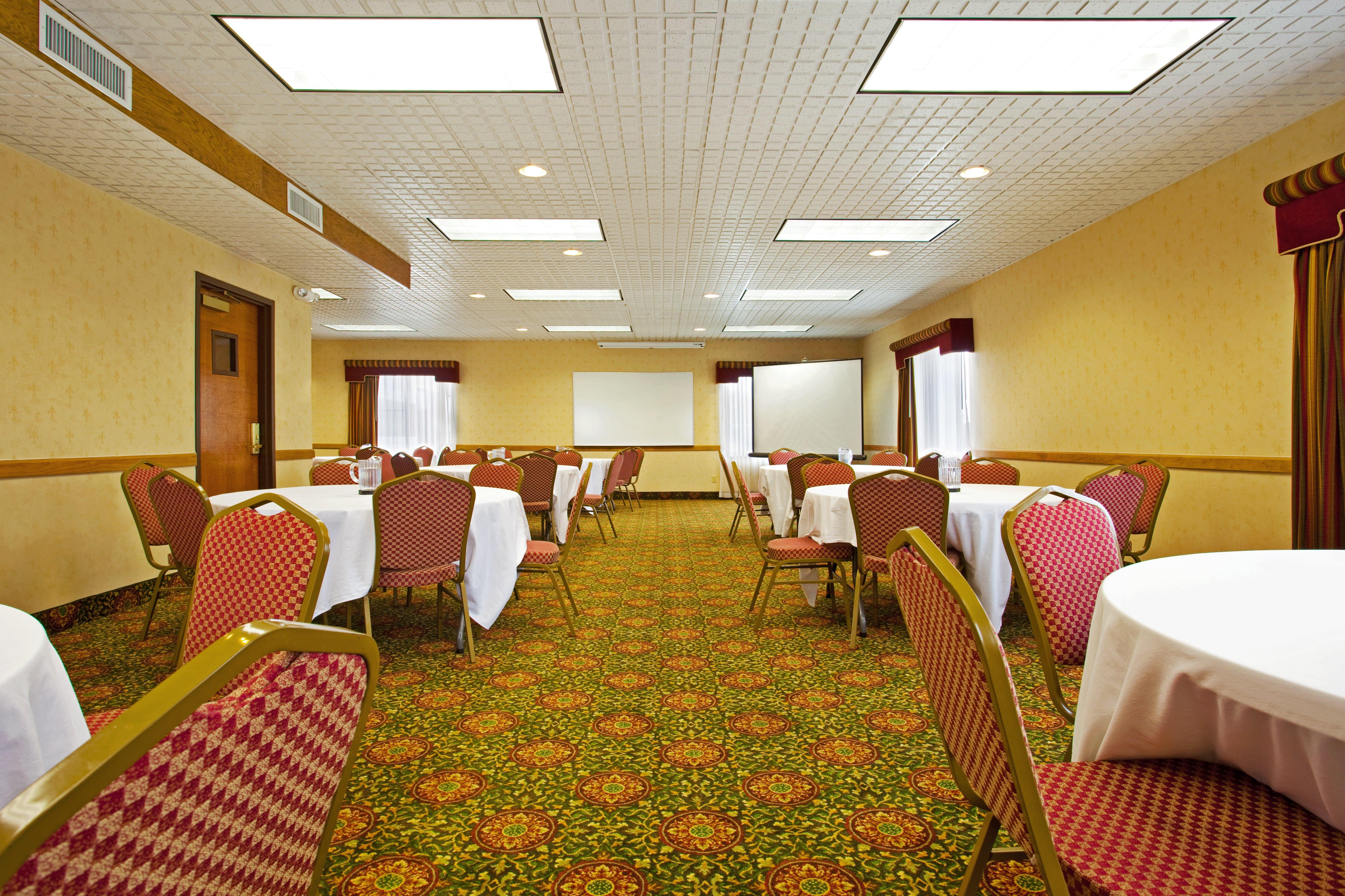 Candlewood Suites Grand Rapids Airport By Ihg Cascade Bagian luar foto