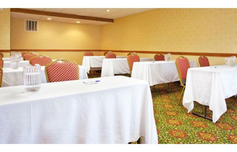 Candlewood Suites Grand Rapids Airport By Ihg Cascade Bagian luar foto