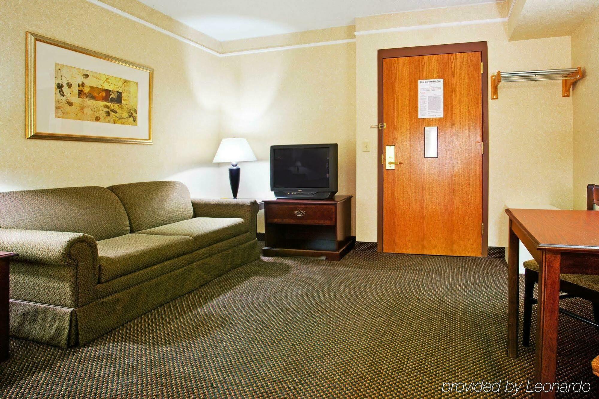 Candlewood Suites Grand Rapids Airport By Ihg Cascade Bagian luar foto