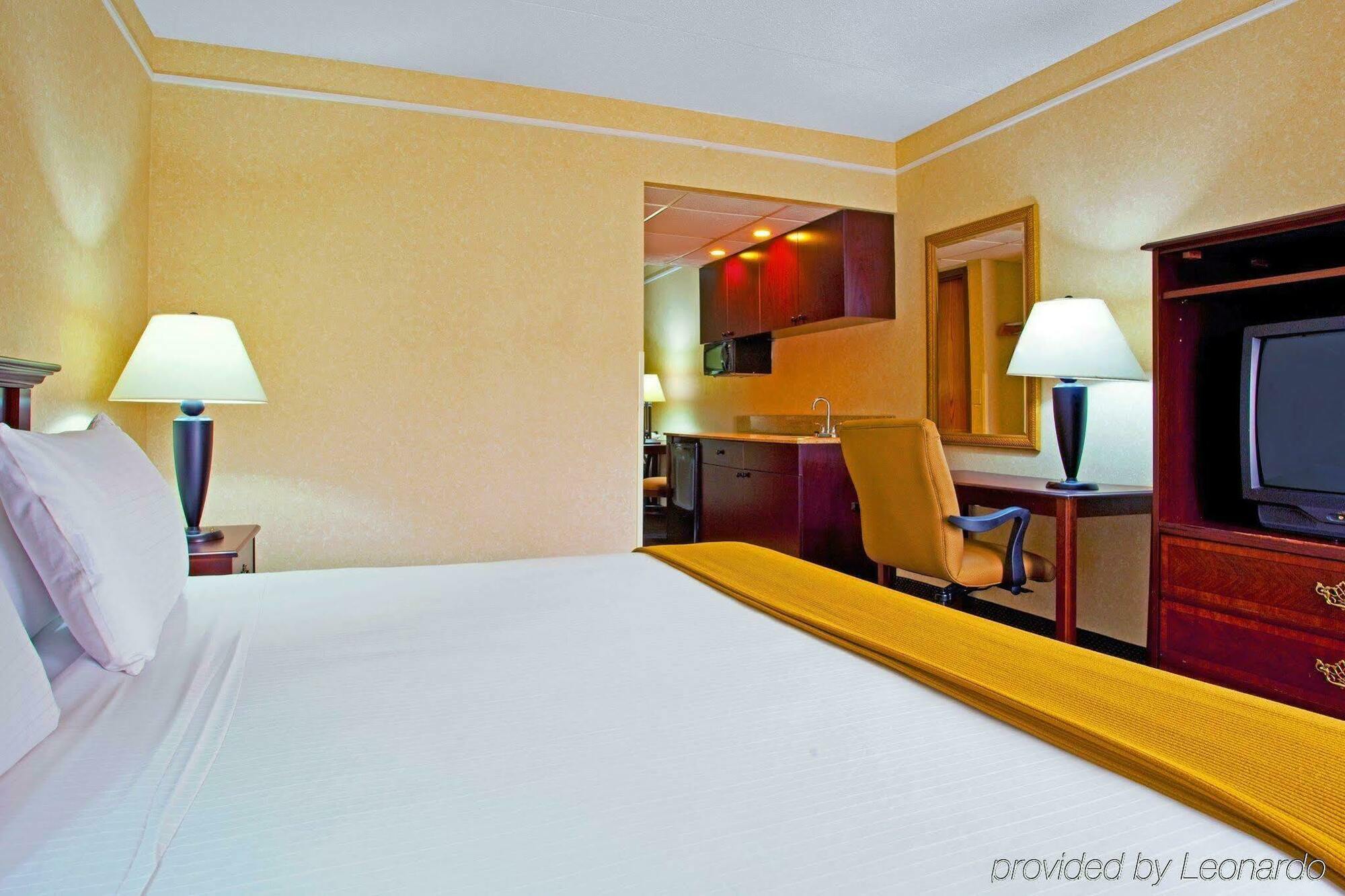 Candlewood Suites Grand Rapids Airport By Ihg Cascade Bagian luar foto